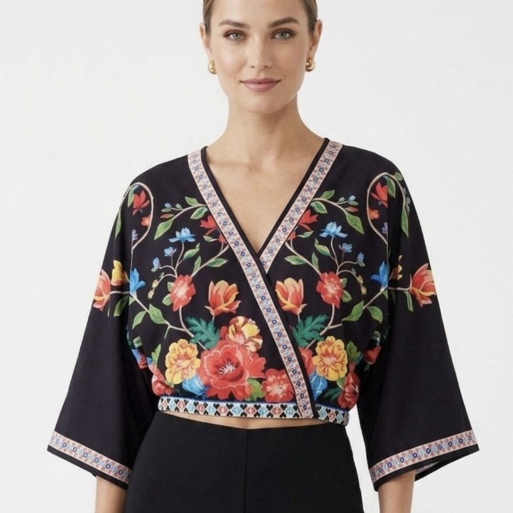 Flying Tomato Floral Surplice Blouse S • Kimono Sleeve Cropped Artsy Vacay Black